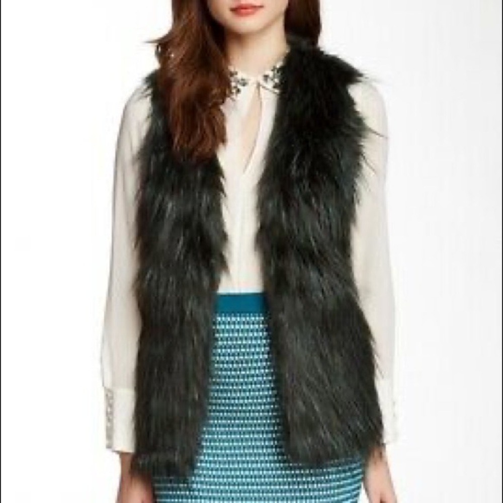 🟢 2/$20 NWT Faux Fur Vest